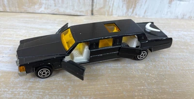 Vintage Majorette 1:58 Diecast Car No. 339 Stretch Limousine Open Doors France - Image 1 of 4