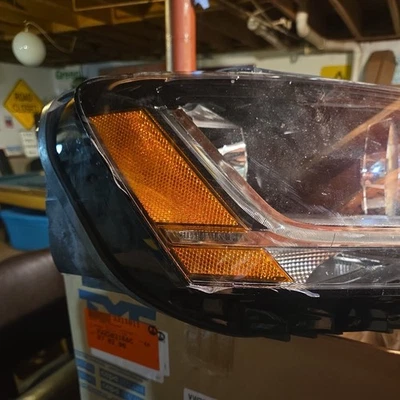 OEM | Faro halógeno derecho Volkswagen VW Jetta 2017-2018, pasajero 5C7941006J Foto 1 de 4