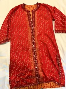 Indian Traditional Tunic Embroidered Accents Fabric Buttons Red W Gold Design M - Picture 1 of 11