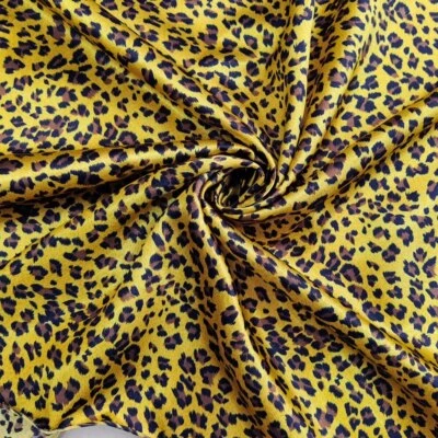 1 jarda X 1,48 metros África Leopardo Tecido de Cetim Cachecol Vestido Pijama Material Forro - Imagem 1 de 4