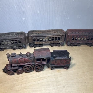 Vintage Cast Iron Passenger Trainn - Picture 1 of 24