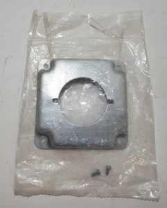 CUBIERTA METÁLICA RACO SQ 4 EN 30-50A 2-9/6 Receptáculo 2.141 pulgadas DIA 4 pulgadas Caja - Imagen 1 de 2