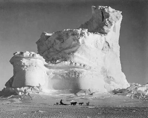 The Castle berg, a weathered iceberg Herbert Ponting Photograph Print 8"x10" - Picture 1 of 2