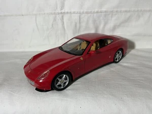 Hot Wheels Modellino pressofuso scala 1/18 Ferrari 612 Scaglietti - Rosso - Foto 1 di 12