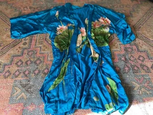 Asian Lotus 100 Silk Percent Robe No Belt - Picture 1 of 4