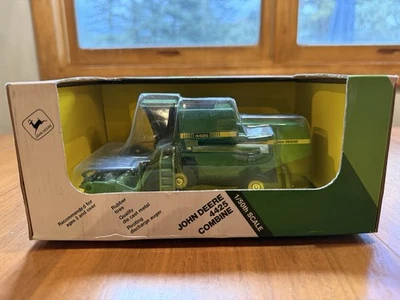 HTF ERTL JOHN DEERE HYDRO/4 Combine Diecast 1/50 Scale #1994 - Image 1 of 4