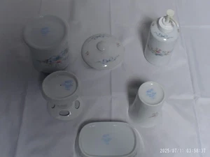 "Pre-Owned" Set of 5 Princess House 714, 715, & 716 Bathroom Accessories - Picture 1 of 9