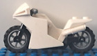 Lego Minifigure Misc   White Motorbike