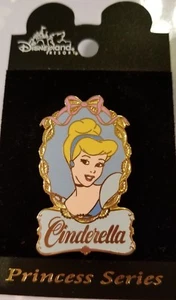 Prendedor retirado Princess Portrait Series Cenicienta**   - Imagen 1 de 6