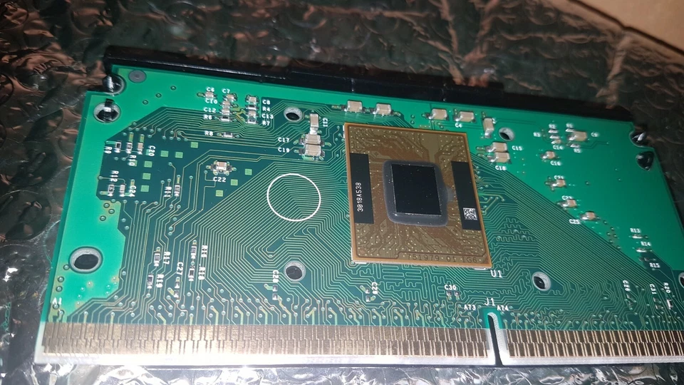 Intel Pentium III 600EB 256/134/1.65V/Slot 1 SECC2 Microprocessor (bulk/unboxed) - Image 1 of 4