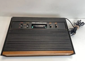 Vintage Atari CX-2600A Console Video Computer System For Parts Made Hong Kong - Picture 1 of 2