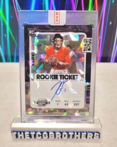 Justin Fields Cracked Ice Auto 16/22 Rookie Contenders Optic 2021 #108 On Card