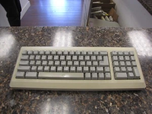 Vintage Apple Computer Inc. M0110A Keyboard - LM19 - Afbeelding 1 van 6
