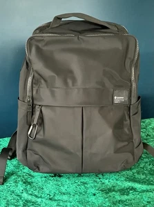 Lululemon Alltagsrucksack in schwarz mit 2 großen Fächern & passend für Laptop, neu - Bild 1 von 21