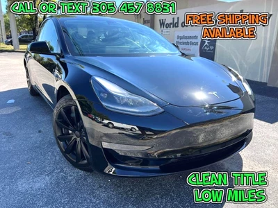 Tesla Model 3 2021  Foto 1 de 4