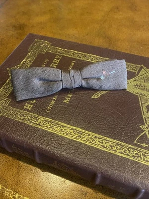 Beau Clip Bow Tie Mens Skinny Narrow Brown— Golf, Madmen VTG - Image 1 of 4