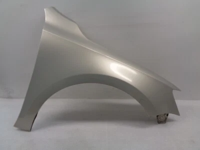 Volkswagen Jetta 2011-2016 sedán guardabarros lateral derecho pasajero plateado OEM AK241198 Foto 1 de 4