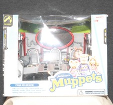 Palisades Muppets Pigs in Space Playset with First Mate Piggy Unopened