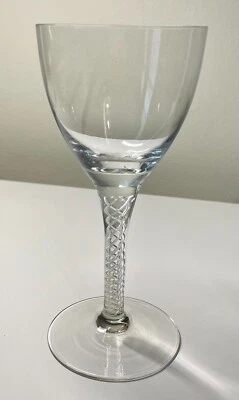 Copa de vino blanco de doble hélice de cristal Tiffany & Co de 6" de alto Foto 1 de 3