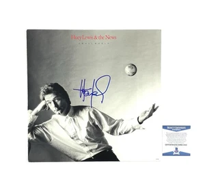 Huey Lewis & the News Autogramm signed Vinyl Schallplatte Album Small World Beckett - Bild 1 von 2