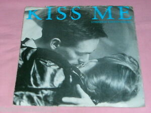 VINYL 7" SINGLE - KISS ME - STEPHEN TINTIN DUFFY - TIN 2