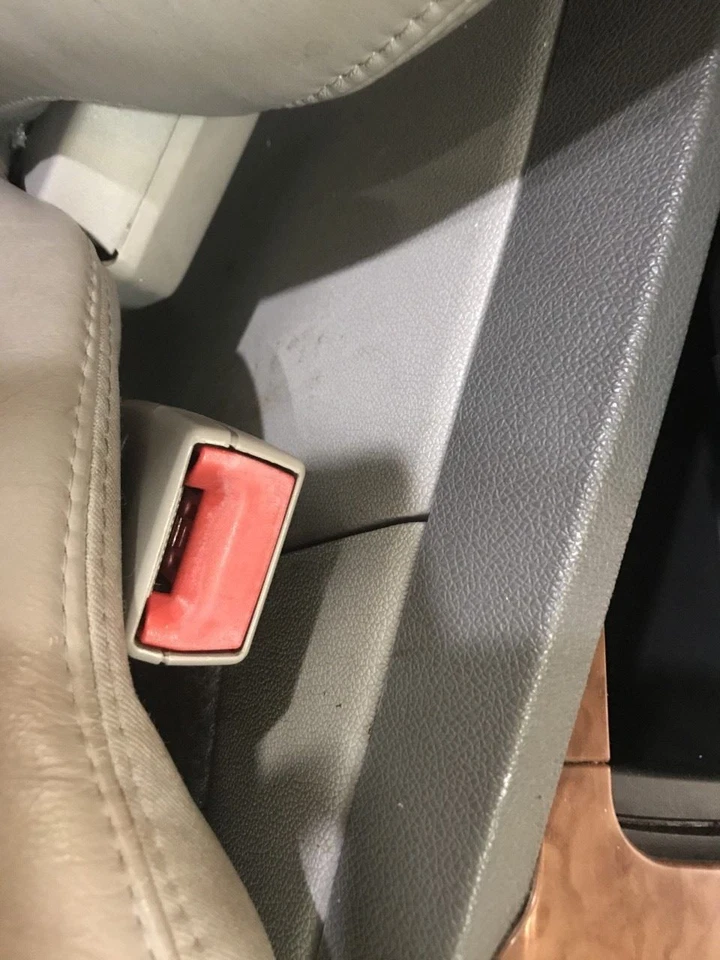 Seat Belt Front Bucket Driver Buckle Fits 10-12 ACADIA 2621756 — 第 1/1 张图片