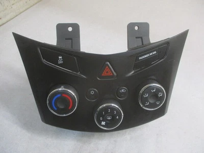 Chevrolet Trax 2015 climatización manual calefacción aire acondicionado control de temperatura OEM LKQ Foto 1 de 4