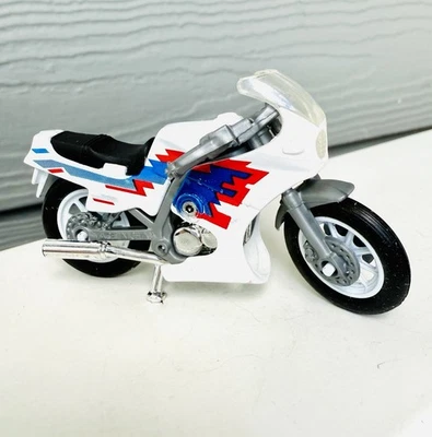 Yatming Sport Bike Motorcycle White w/Fairing #1336 90s Streetbike 3” Toy - Image 1 of 4