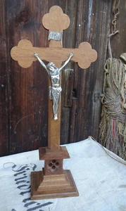 schönes altes Standkreuz Kruzifix Jesus Messing Figur, Eiche -Stuben Kreuz INRI - Bild 1 von 23