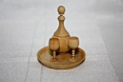 Винтажный деревянный миниатюрный поднос графин кубки набор от Brant Keys для кукольного домика - Изображение 1 из 4