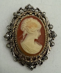 Broche prendedor camafeo rosa de 2” con estrás tono dorado Art Mode - Imagen 1 de 4