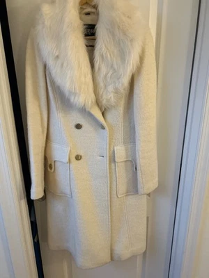 Guess white double-breasted wool dress coat with white fur collar size m - Image 1 of 4