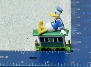 Coche de pasajeros Hallmark Merry Miniatures Mickey Express Donald's - Imagen 1 de 8