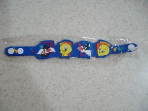 Vintage Warner Bros. Tweety Bird Sylvester Cat Bracelet Looney Tunes 2000 WB - Picture 1 of 4