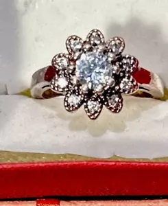 Anello fiore strass bianco misura 7 1/2 # 2005 - Foto 1 di 5
