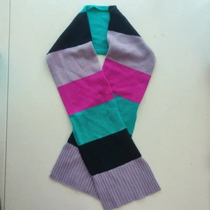 Nuevo con etiquetas Bufanda Niña Colección Crewcuts Multicolor 100% Cachemira - Imagen 1 de 8