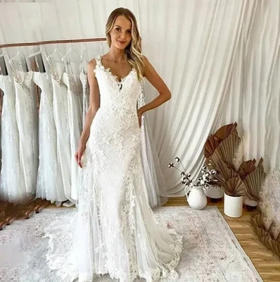 Vestido de novia romántico floral con cuello en V hecho a medida sirena sin mangas talla abierta Foto 1 de 4