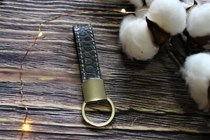 High Quality 100% Handmade Real Leather Reptile Skin Print Keychain Loop Keyring - Picture 1 of 2