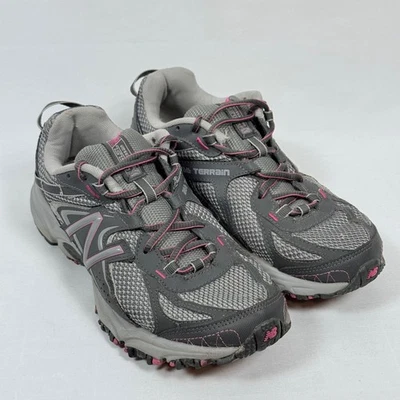 Tênis de corrida New Balance 411 todo terreno cinza rosa feminino trilha tamanho 7.5 - Imagem 1 de 4