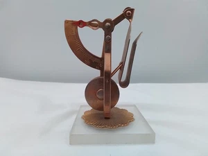 VINTAGE BRASS LETTER SCALE ACRYLIC BASE US POSTAL SERVICE RATE CALCULATOR DESK - Bild 1 von 12