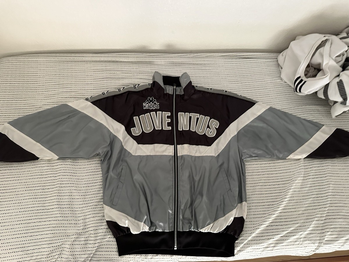 Juventus International Club Soccer Fan Jackets for sale | eBay Juventus International Club Soccer Fan Jackets for sale | eBay