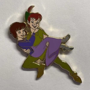 Disney Pin Peter Pan Holding Jane Flying Return To Neverland 2002 - Picture 1 of 1