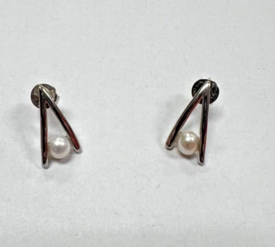 Affinity Sterling Silver Freshwater Pearl Drop Earrings [015DuW] - Image 1 of 4