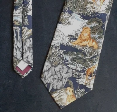 Van Heusen 417 Tie Africa  Elephant Giraffe Italy Silk 4" x 58" Foto 1 de 4