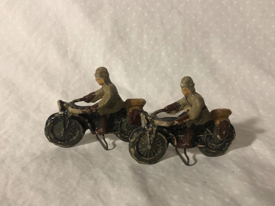 Par de soldados de composición de pilotos de despacho de motocicletas Elastolin H-43 Foto 1 de 4