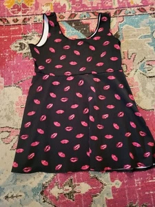 Mujer Torrid Negro Vestido Patinador Poli Tejido Plus 4 Negro Blanco Lunares Rosa Labios - Imagen 1 de 4
