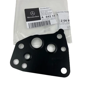 Junta de soporte de turbo inferior original Mercedes-Benz OEM 642-142-06-81 - Imagen 1 de 4
