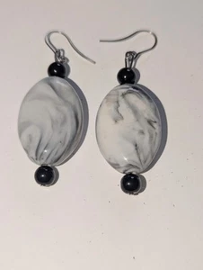 Vintage In NC Tied Dyed Style Gray/White/Black Beaded Dangle Pierced Earrings - Picture 1 of 4