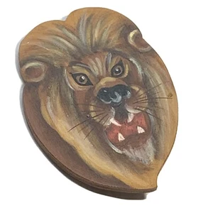HANDCRAFTED Wood LION PIN Hand Painted Signed by Artist PATTS '01 Roar - Picture 1 of 8