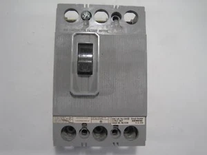 Siemens QJH23B175 175A 175 Amp 240V 240 Volt 3 Pole Circuit Breaker - Picture 1 of 7